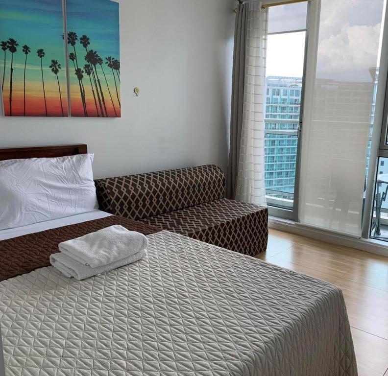 Azure C5 Man-Made Beach Balcony Multiple Units Манила Экстерьер фото