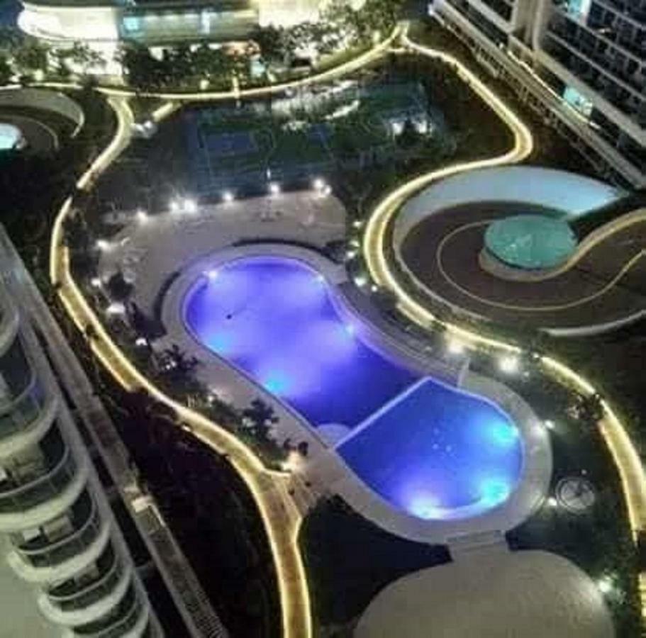 Azure C5 Man-Made Beach Balcony Multiple Units Манила Экстерьер фото