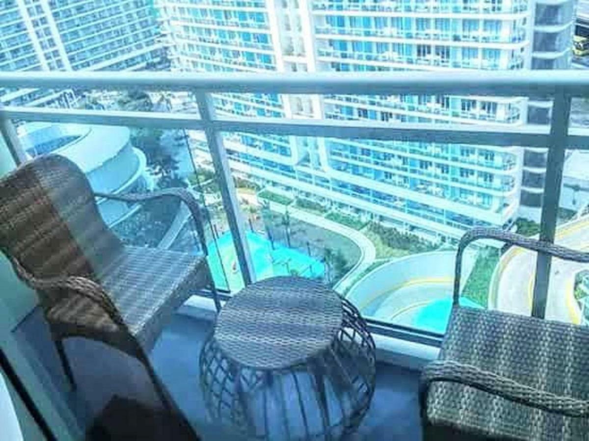 Azure C5 Man-Made Beach Balcony Multiple Units Манила Экстерьер фото