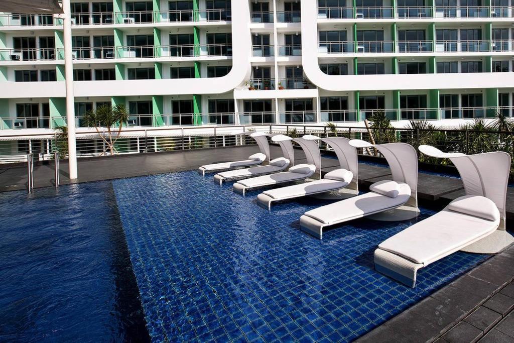 Azure C5 Man-Made Beach Balcony Multiple Units Манила Экстерьер фото
